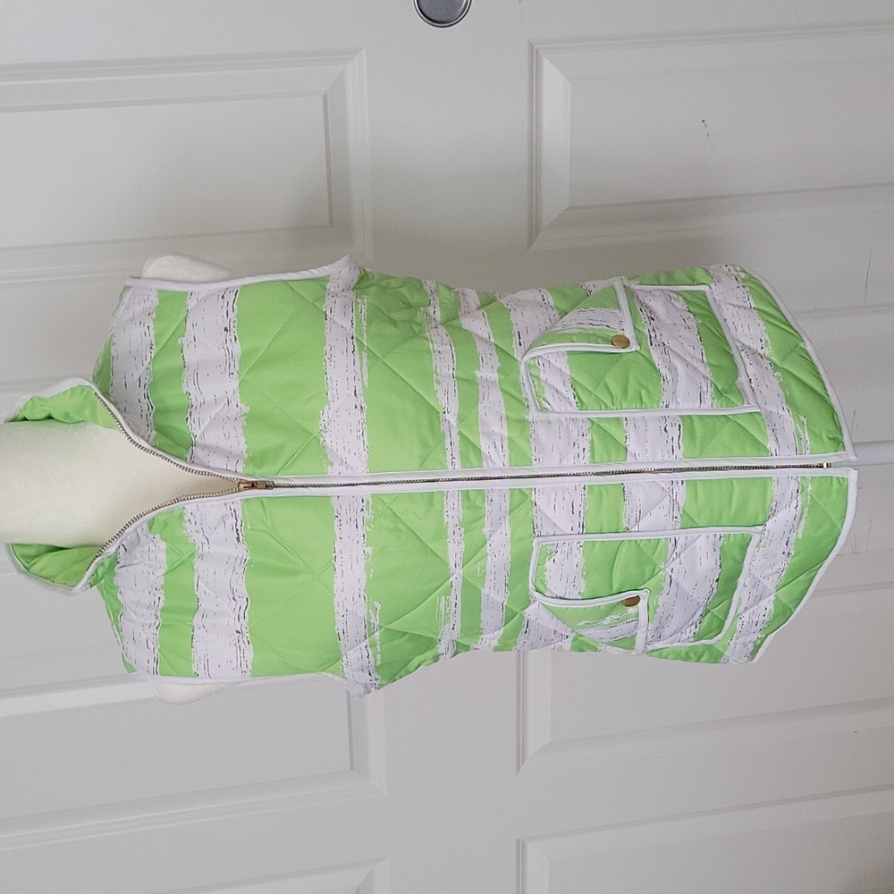 Tea & Rose Quilted Puffer Type Vest Women’s Size Medium Lime Green and White